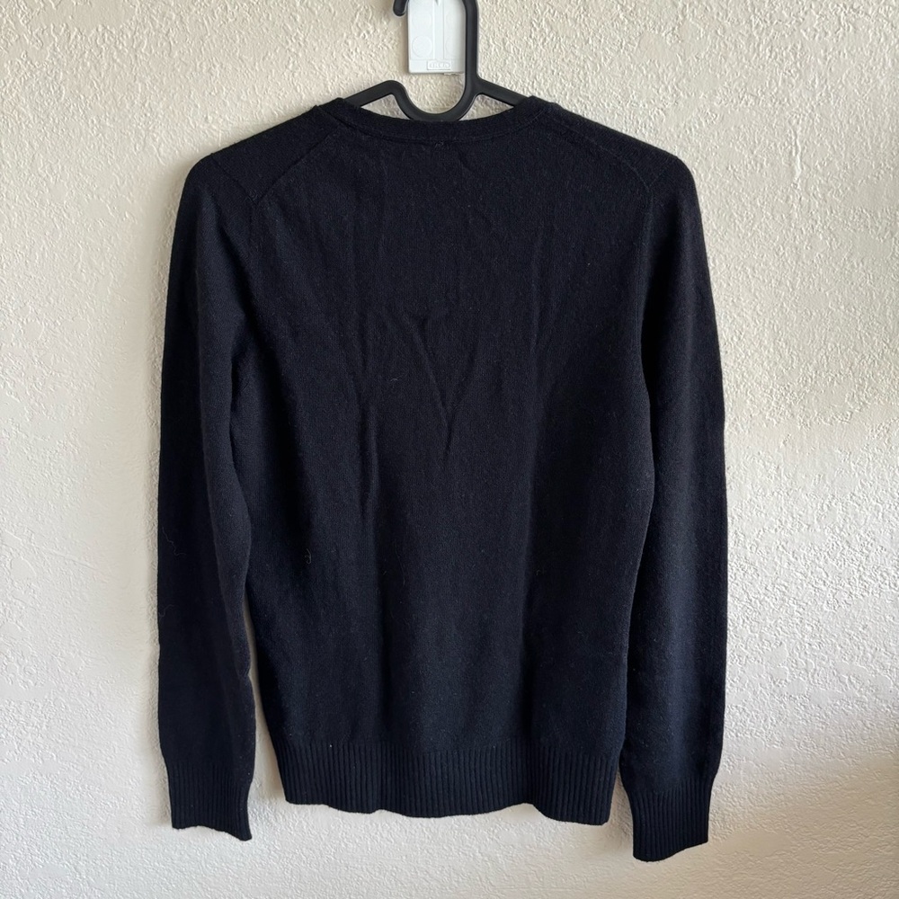 United Colors of Benetton Black V-Neck Women's Wool-blend Sweater XS - Picture 2 of 9